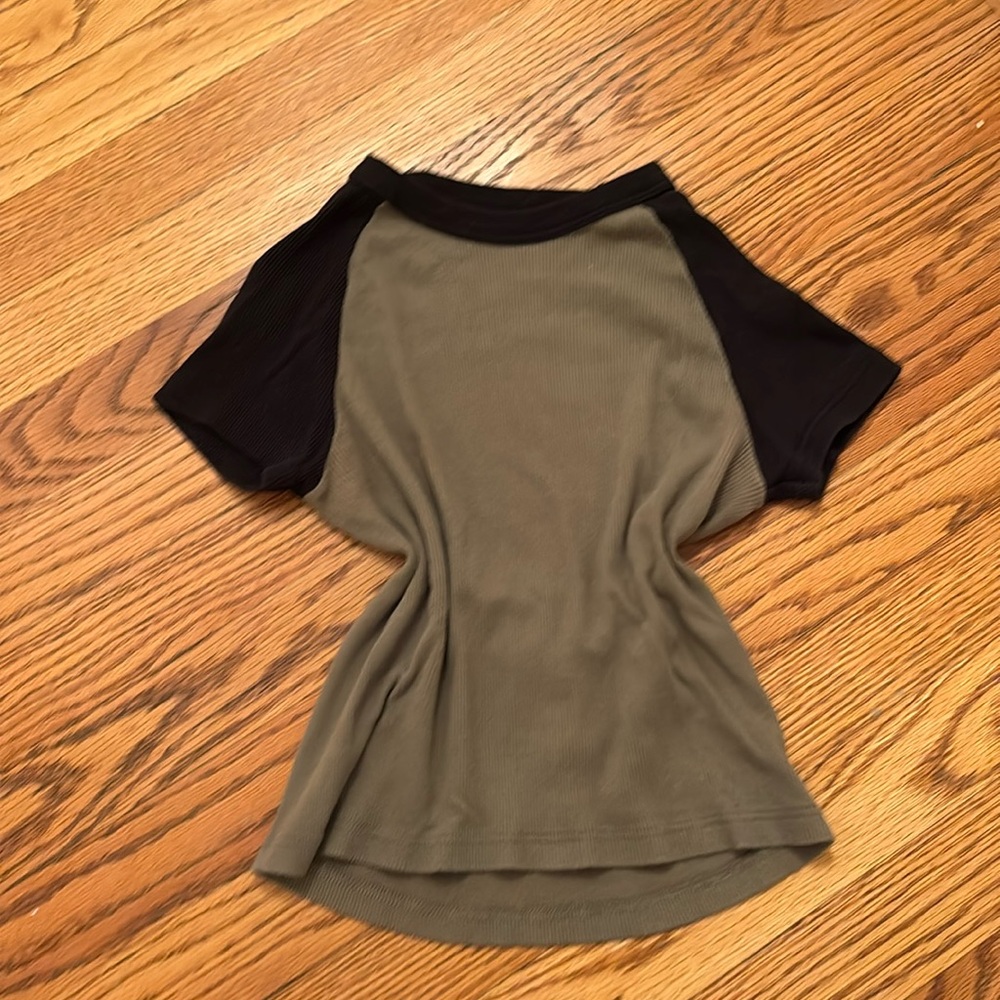 Brandy Melville Baby Tee